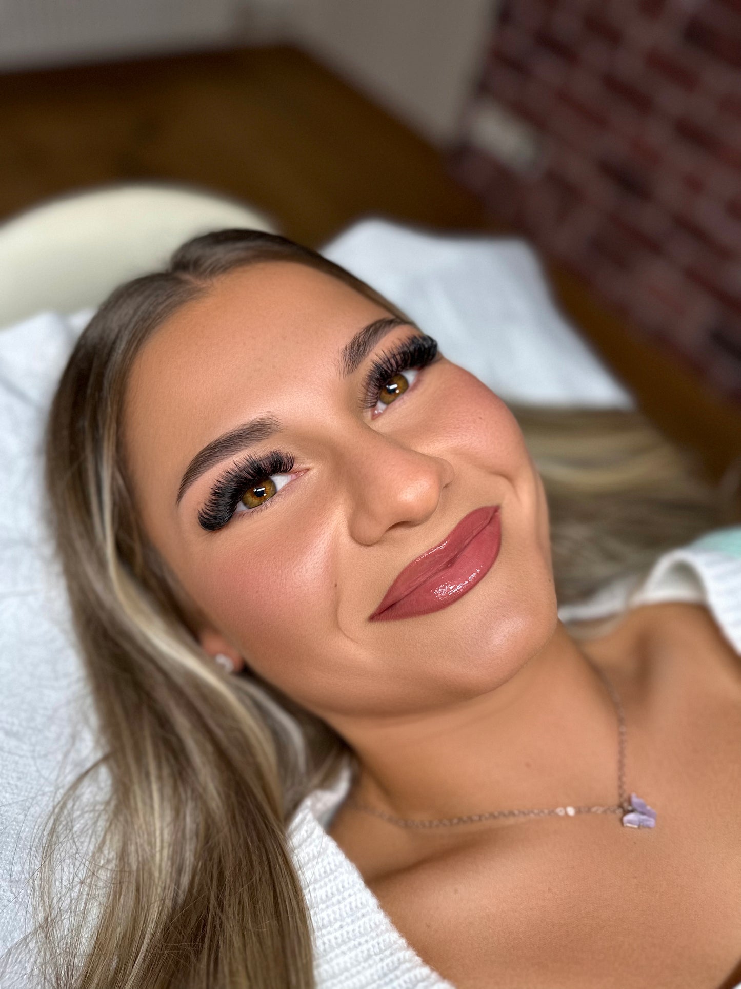 Wimpernverlängerung mit 2 Techniken, alle Looks + 2 Zertifikate & Business-Training